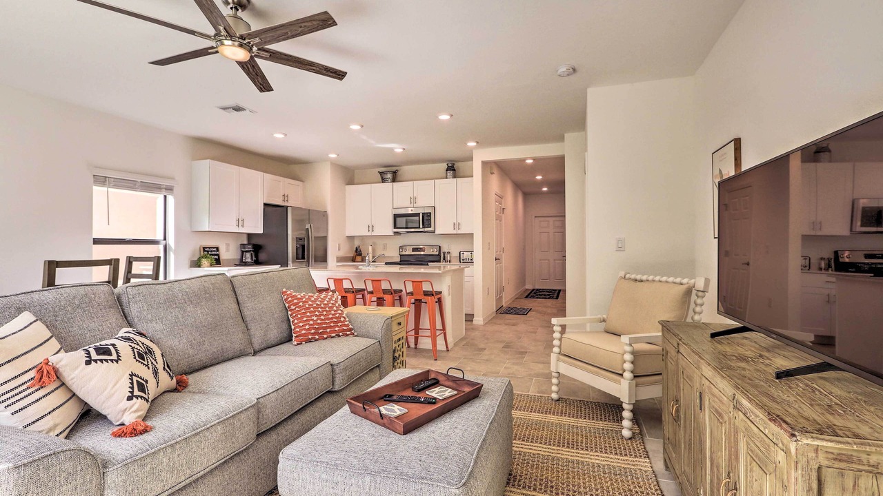 Photo of Livingroom in River Hall