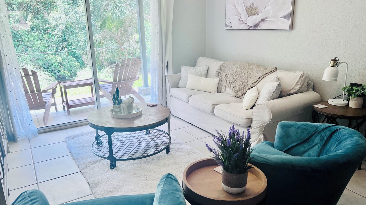 Photo of Livingroom in Jacksonville