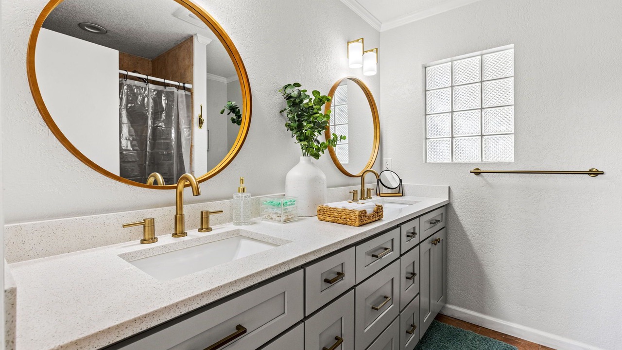 Photo of Bathroom in Seminole