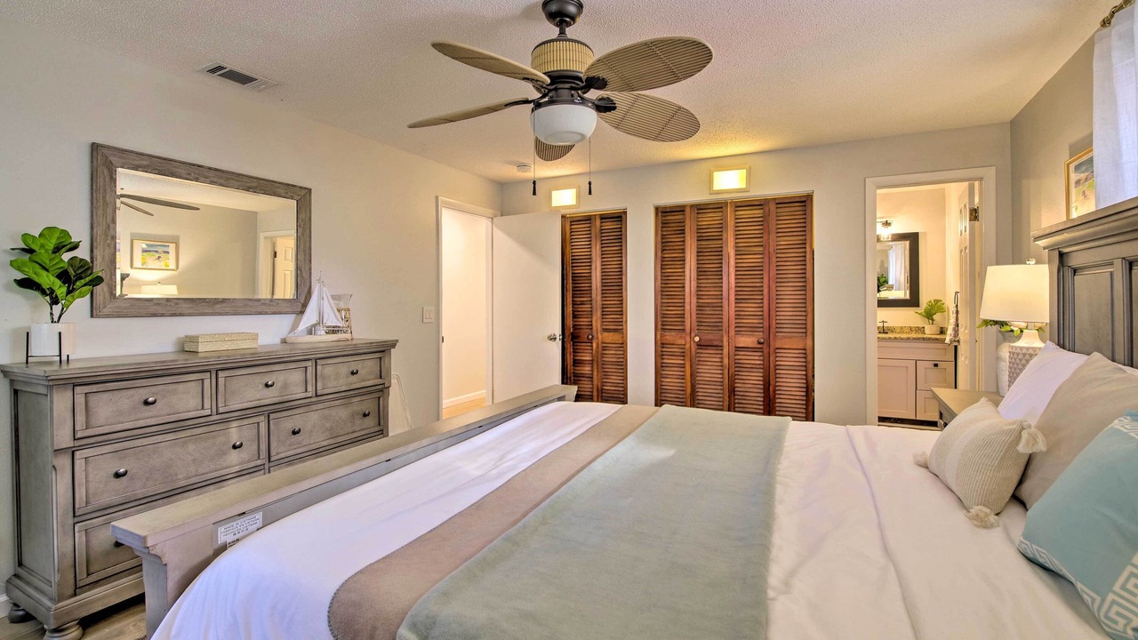 Photo of Bedroom in Golden Beach Estates