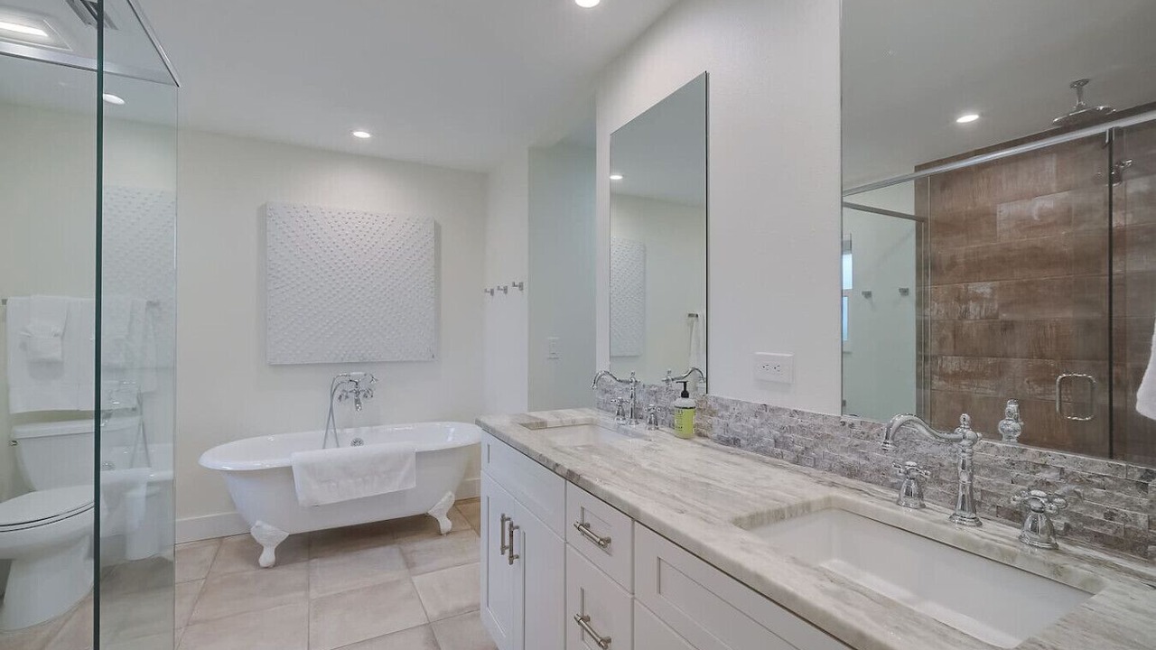 Photo of Bathroom in Gulf Gate Woods
