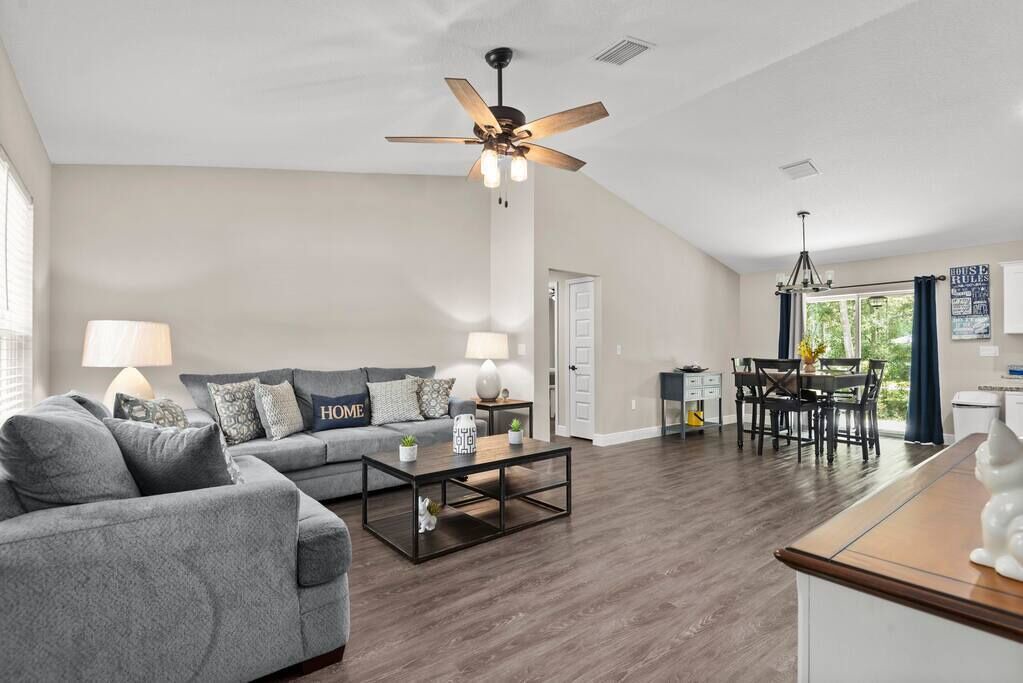 Photo of Bedroom in Citrus Springs