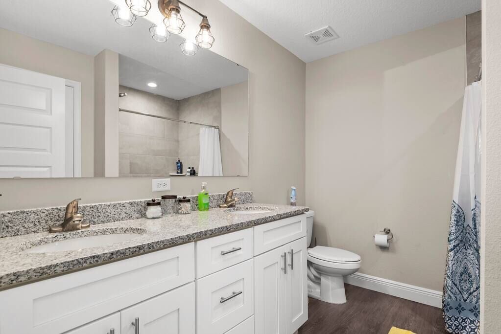 Photo of Bathroom in Citrus Springs