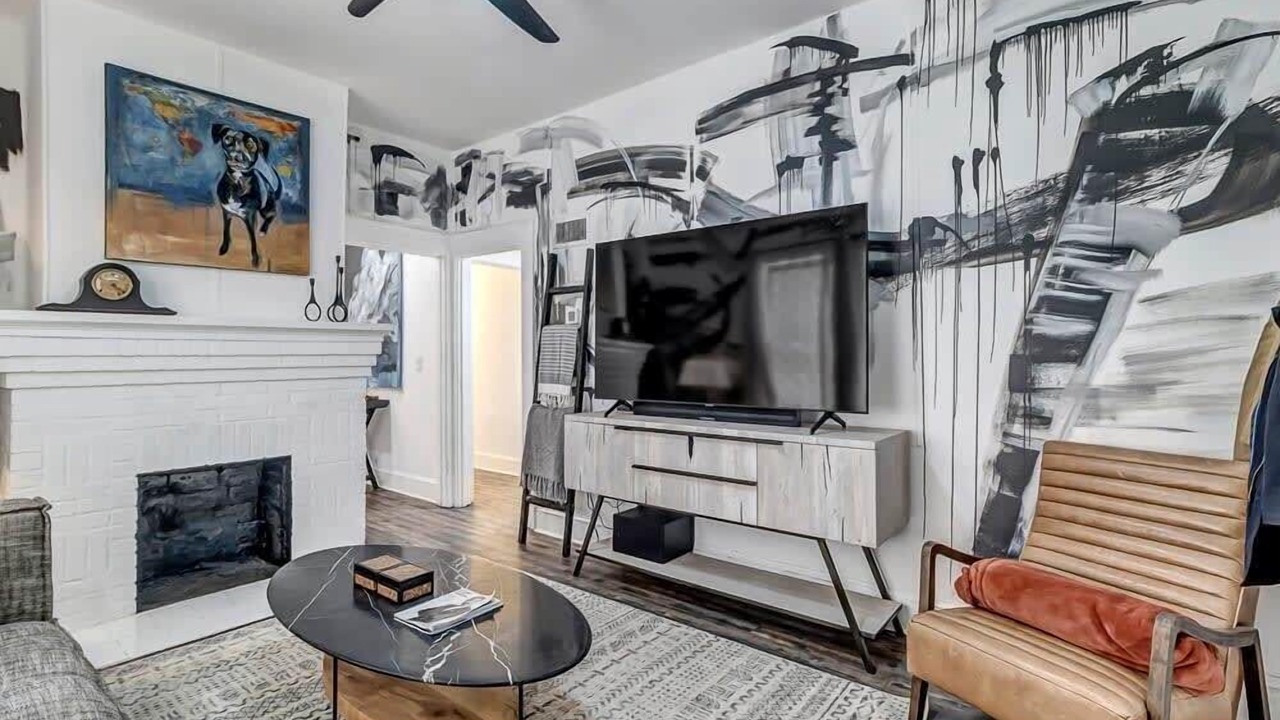 Photo of Livingroom in Urban Core