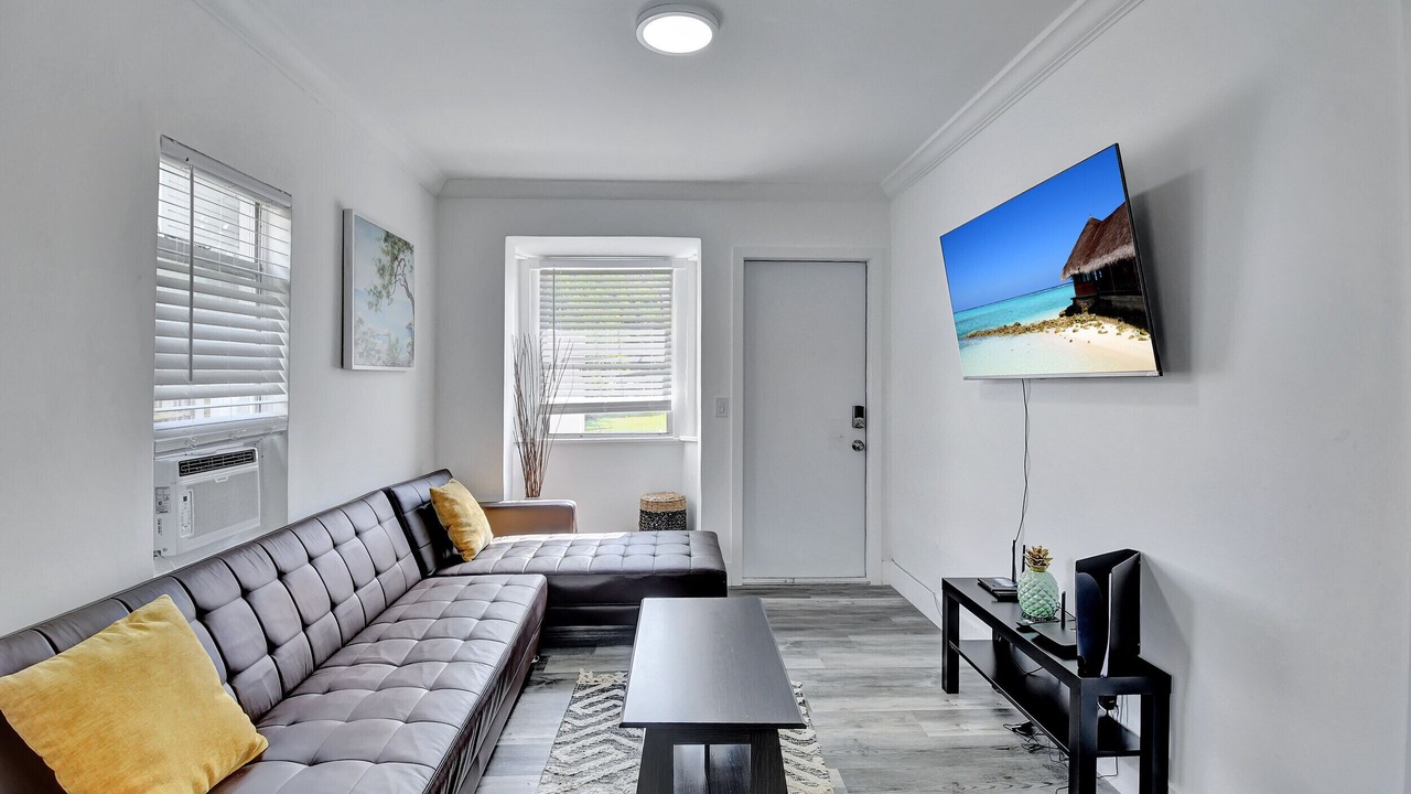 Photo of Livingroom in Pineapple Grove Arts District