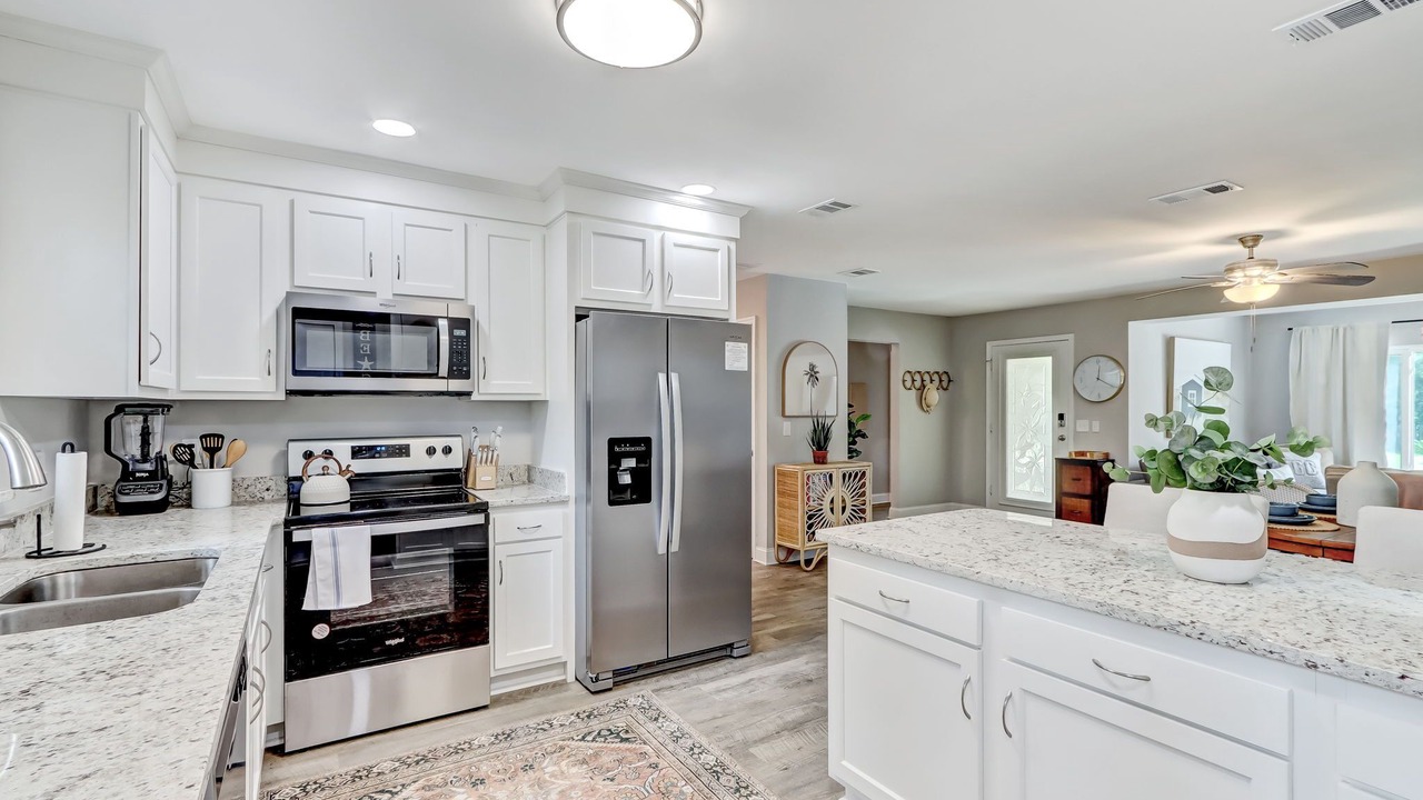 Photo of Kitchen in Dolphin's Cove