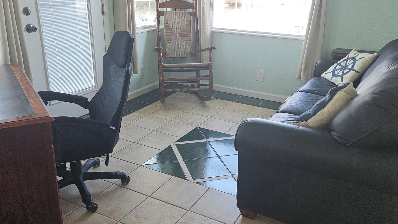 Photo of Livingroom in Signal Cove