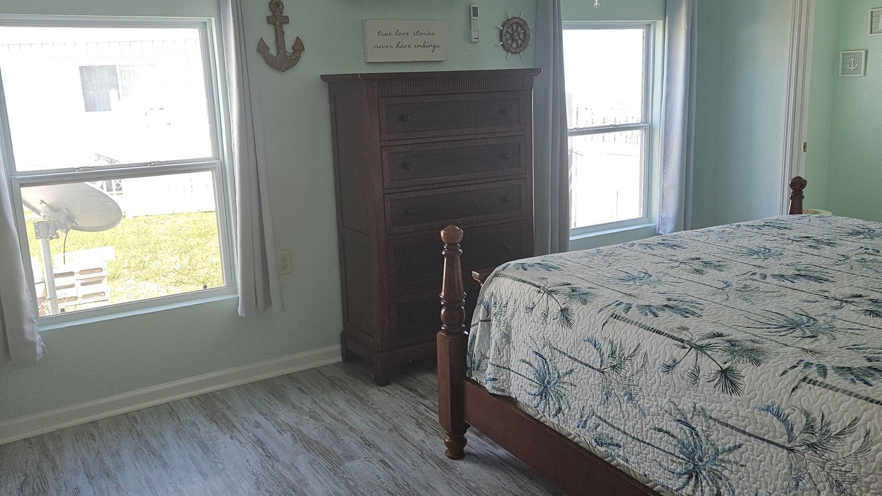 Photo of Bedroom in Signal Cove