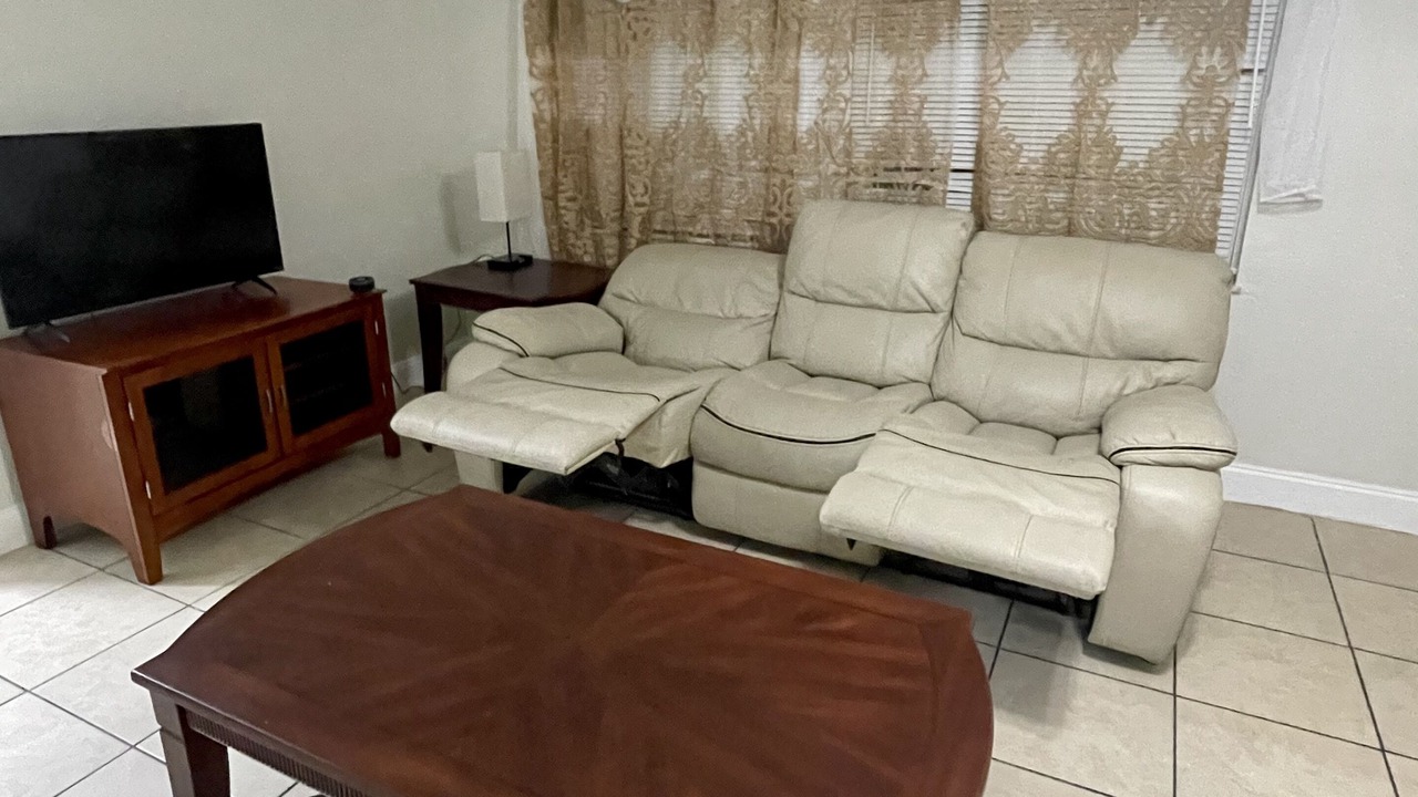 Photo of Livingroom in Oak Ridge