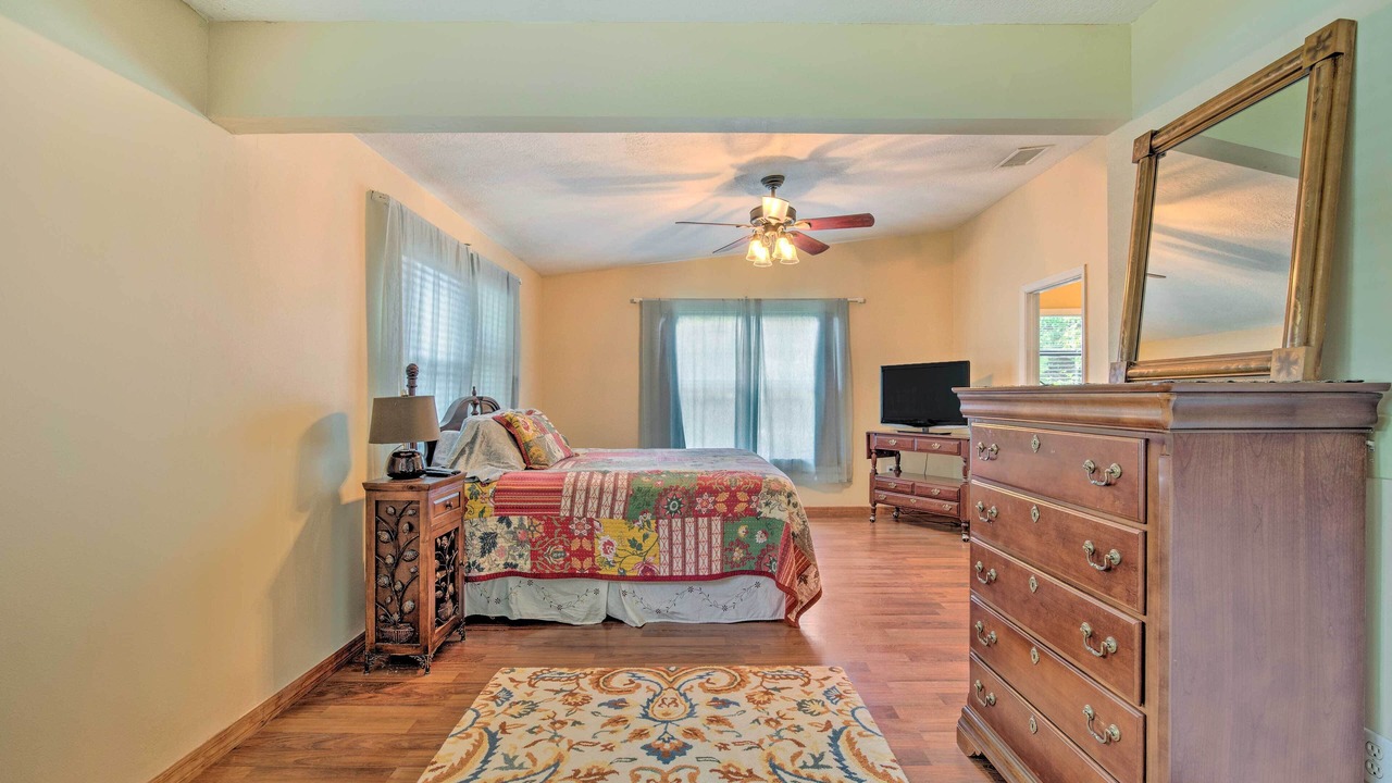 Photo of Bedroom in Inglis
