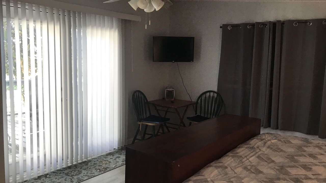 Photo of Bedroom in Putnam Hall