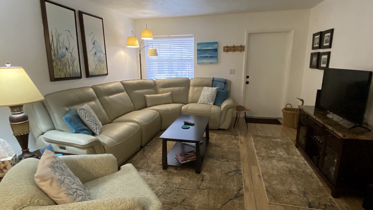Photo of Livingroom in Englewood South