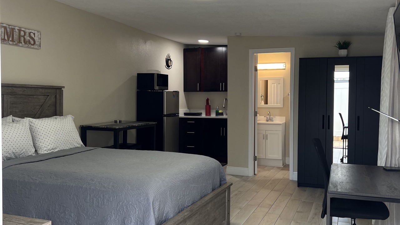 Photo of Bedroom in Egypt Lake-Leto