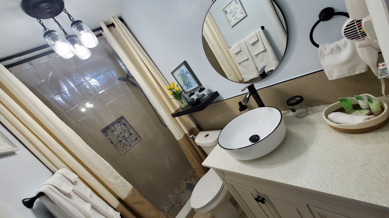 Photo of Bathroom in Cypress Lake