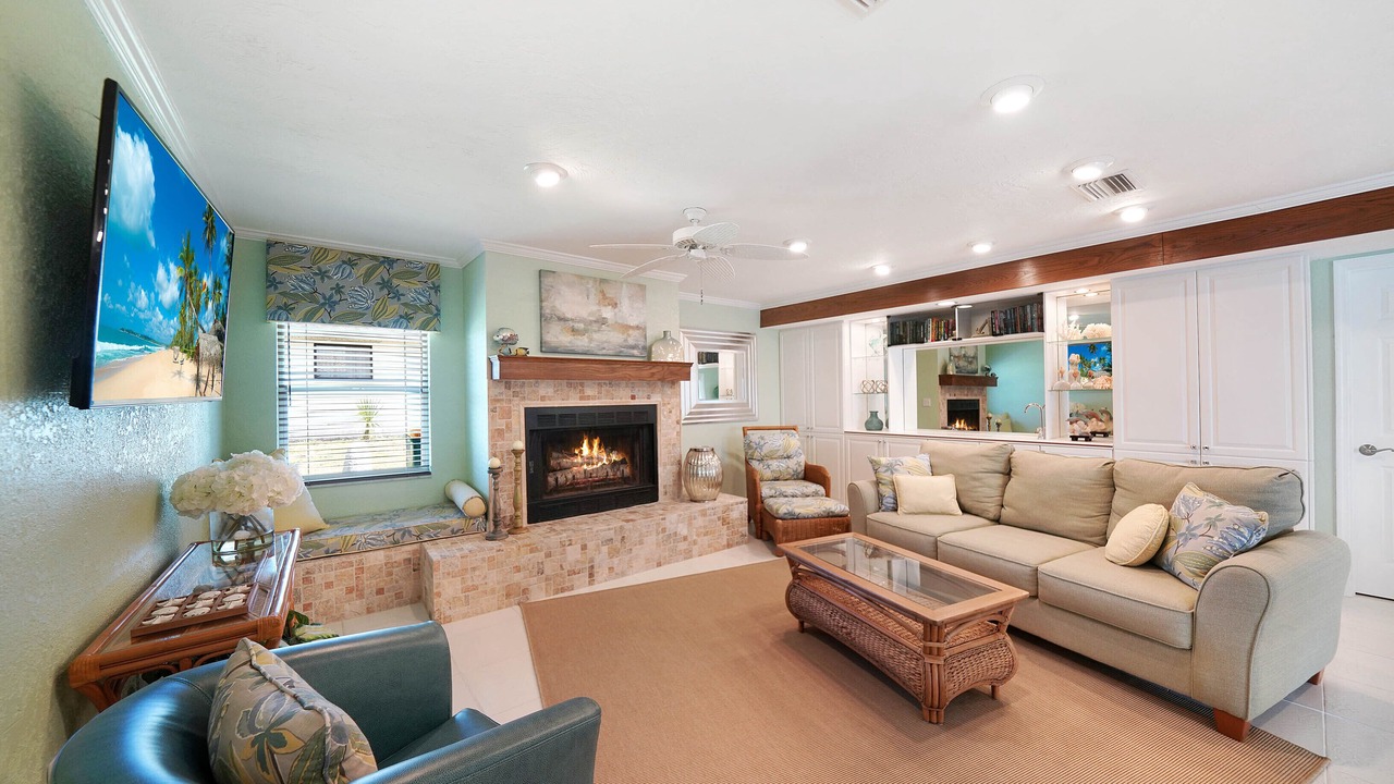 Photo of Livingroom in Edgewater