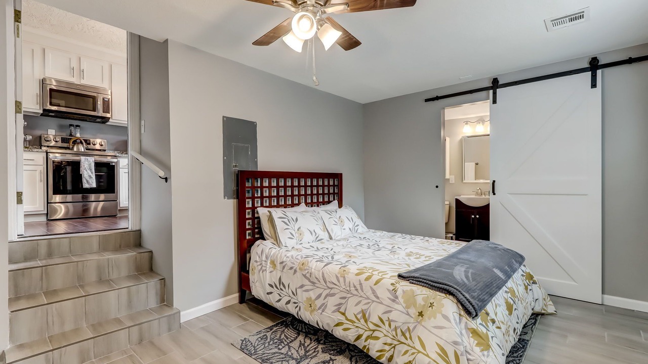 Photo of Bedroom in Murray Hill