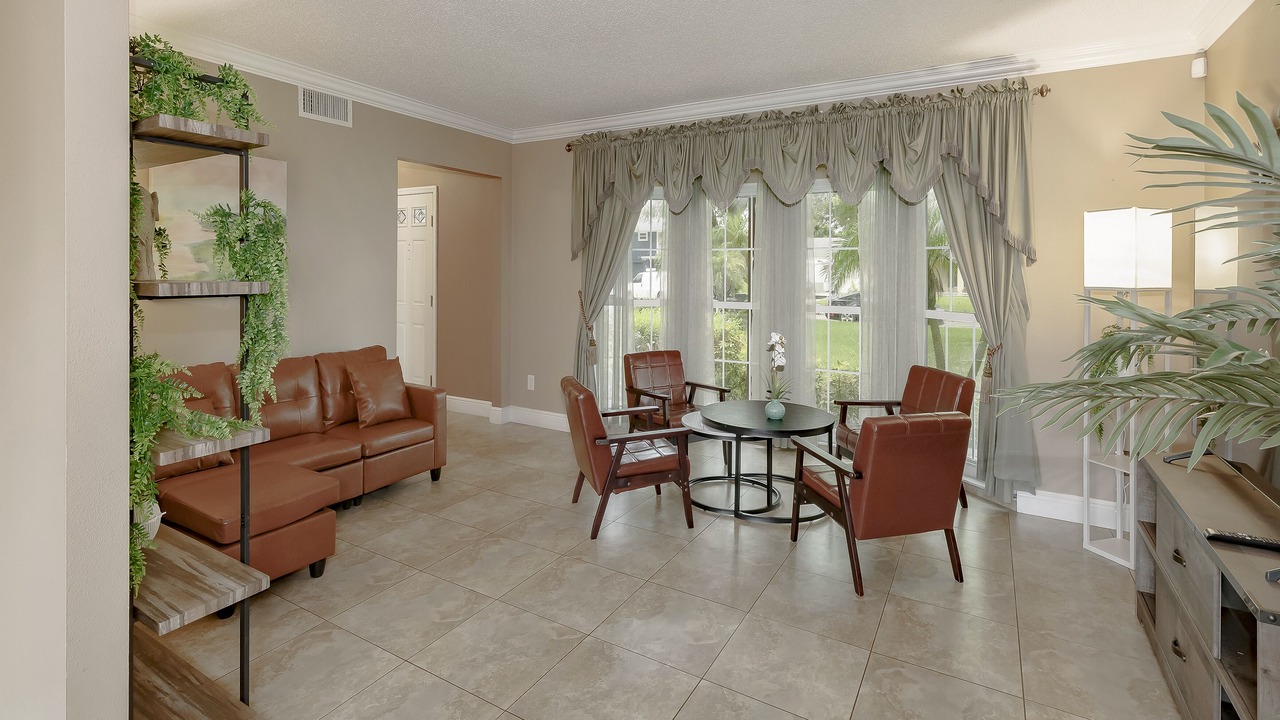 Photo of Livingroom in Town N County Park