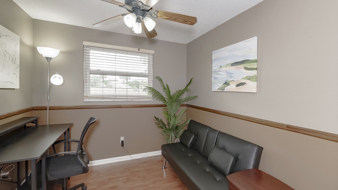 Photo of Livingroom in Town N County Park