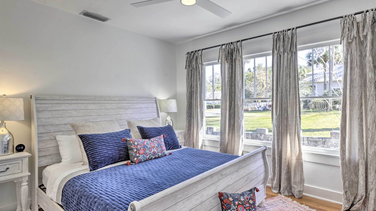 Photo of Bedroom in Historic District