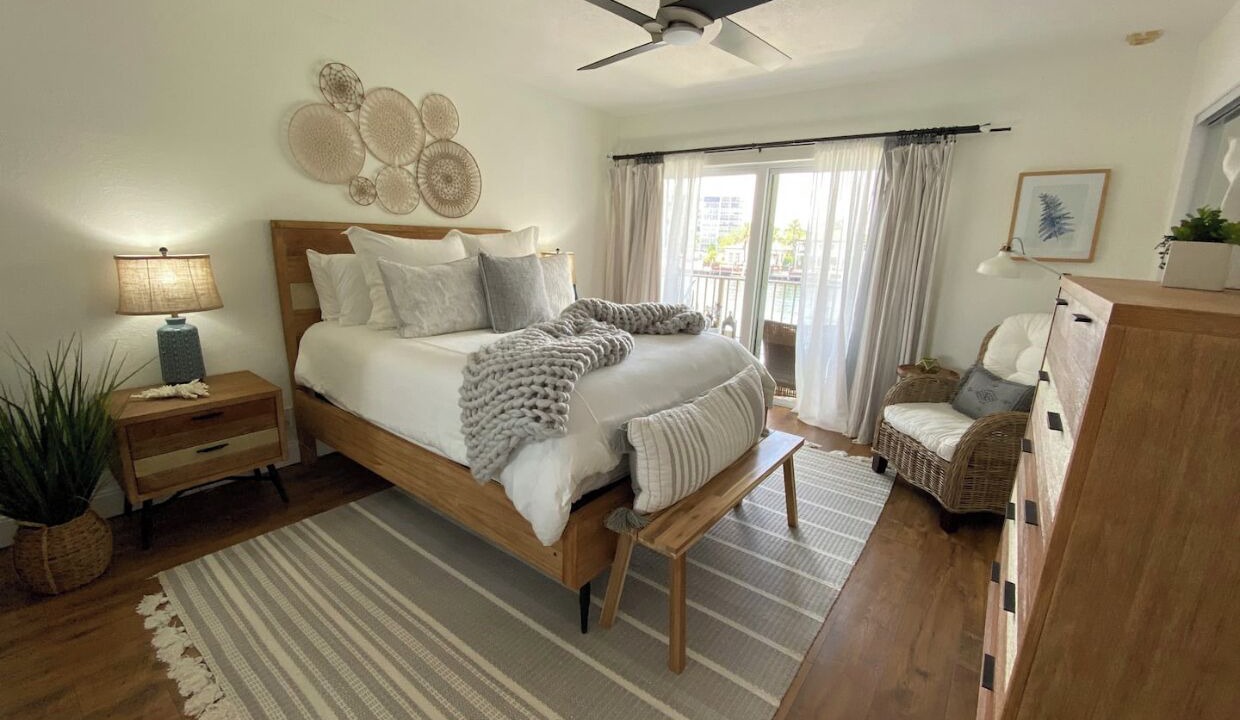 Photo of Bedroom in Hollywood South Central Beach