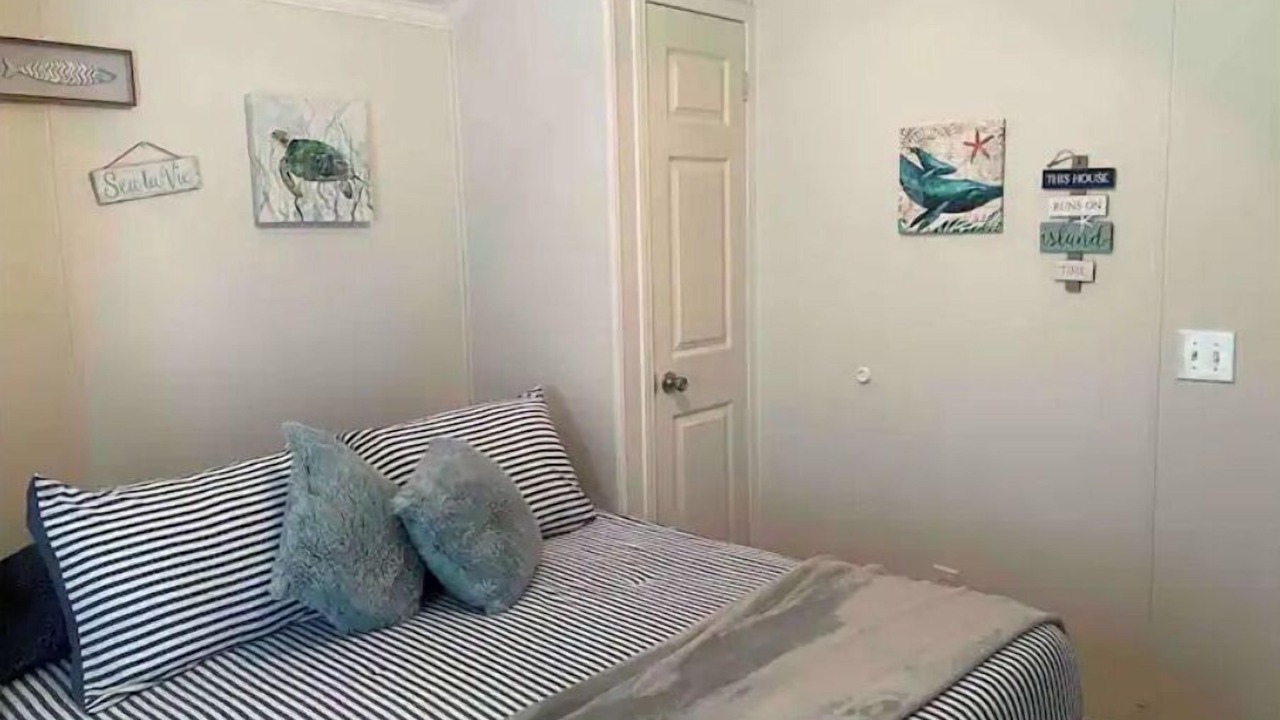 Photo of Bedroom in Pine Island Center