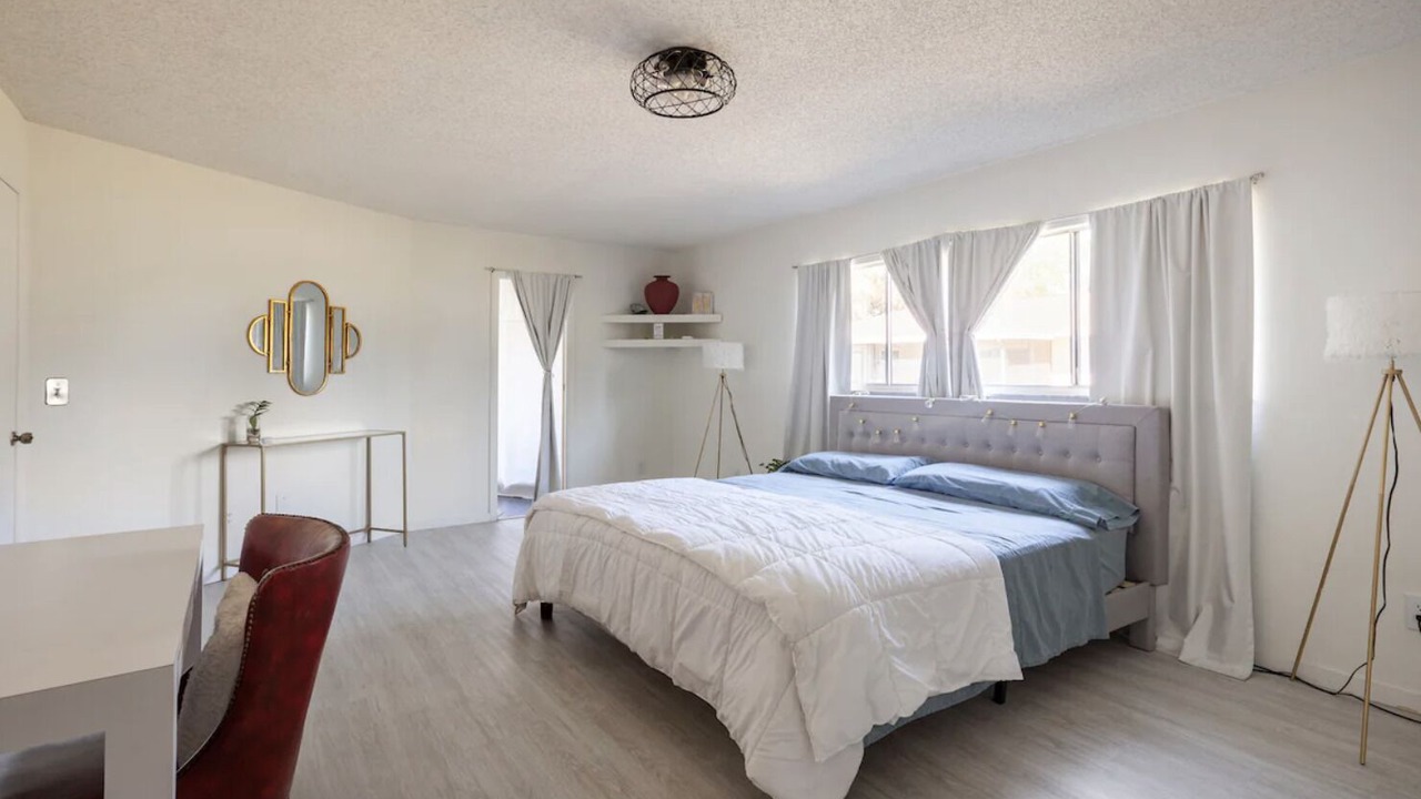 Photo of Bedroom in Lakewood Park