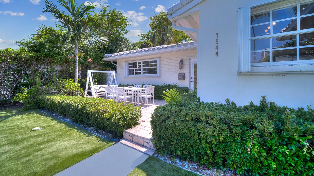 Photo of Outdoor in North Bay Village