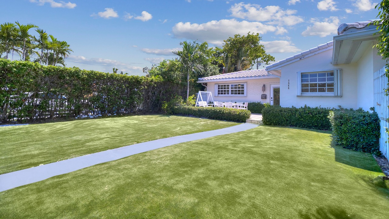 Photo of Outdoor in North Bay Village