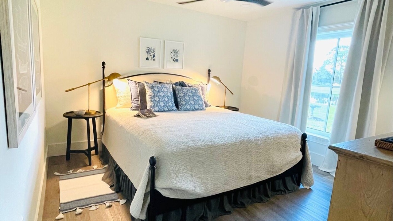 Photo of Bedroom in Lake Sarasota