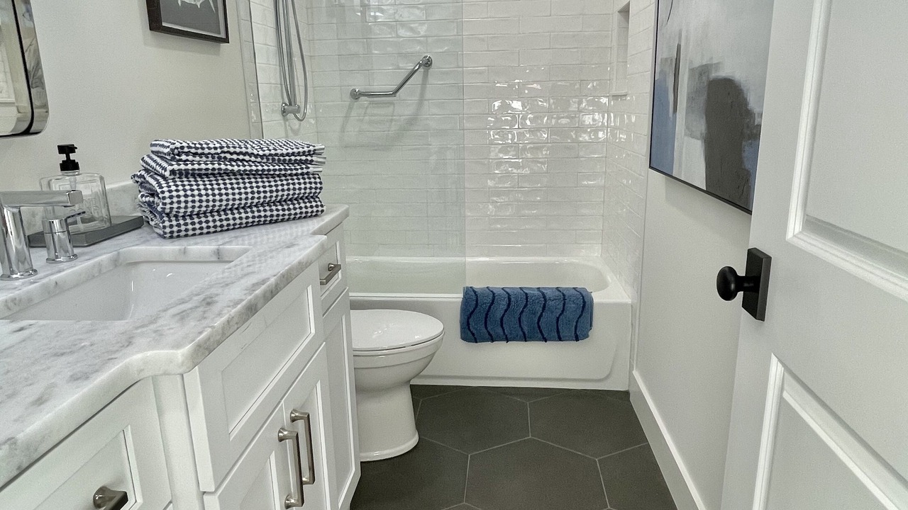 Photo of Bathroom in Lake Sarasota