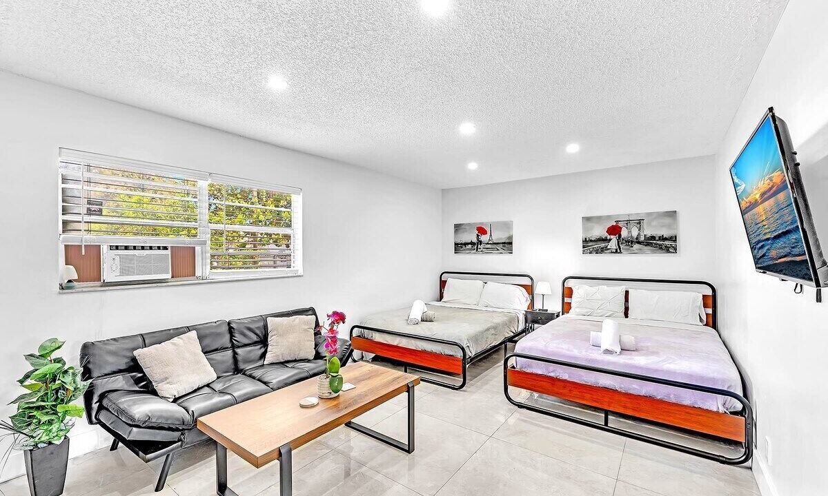 Photo of Bedroom in Royal Poinciana
