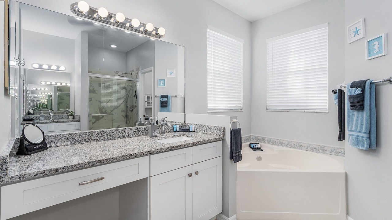 Photo of Bathroom in Beachwalk Isles