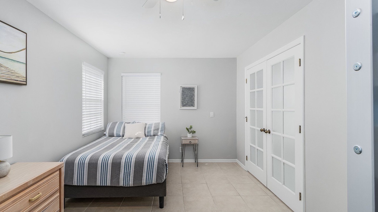 Photo of Bedroom in Beachwalk Isles