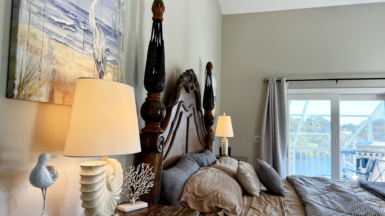 Photo of Bedroom in Bayshore Gardens