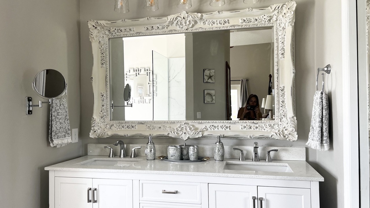 Photo of Bathroom in Bayshore Gardens