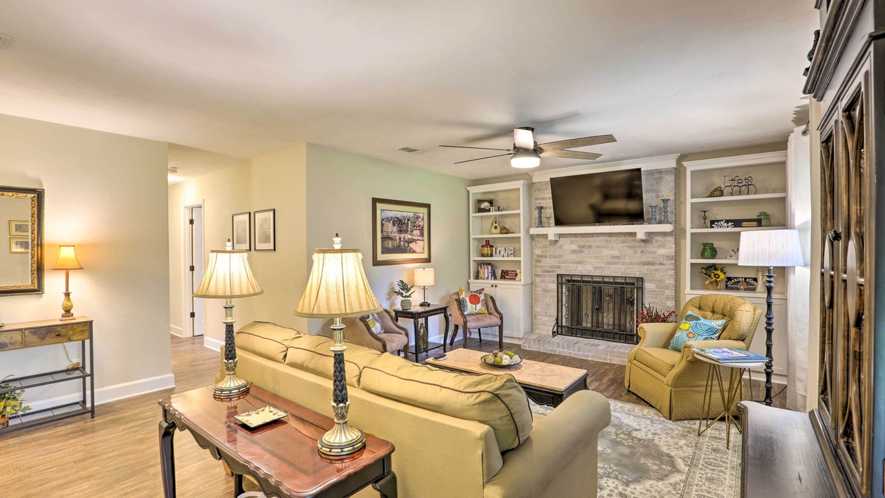 Photo of Livingroom in Tallahassee
