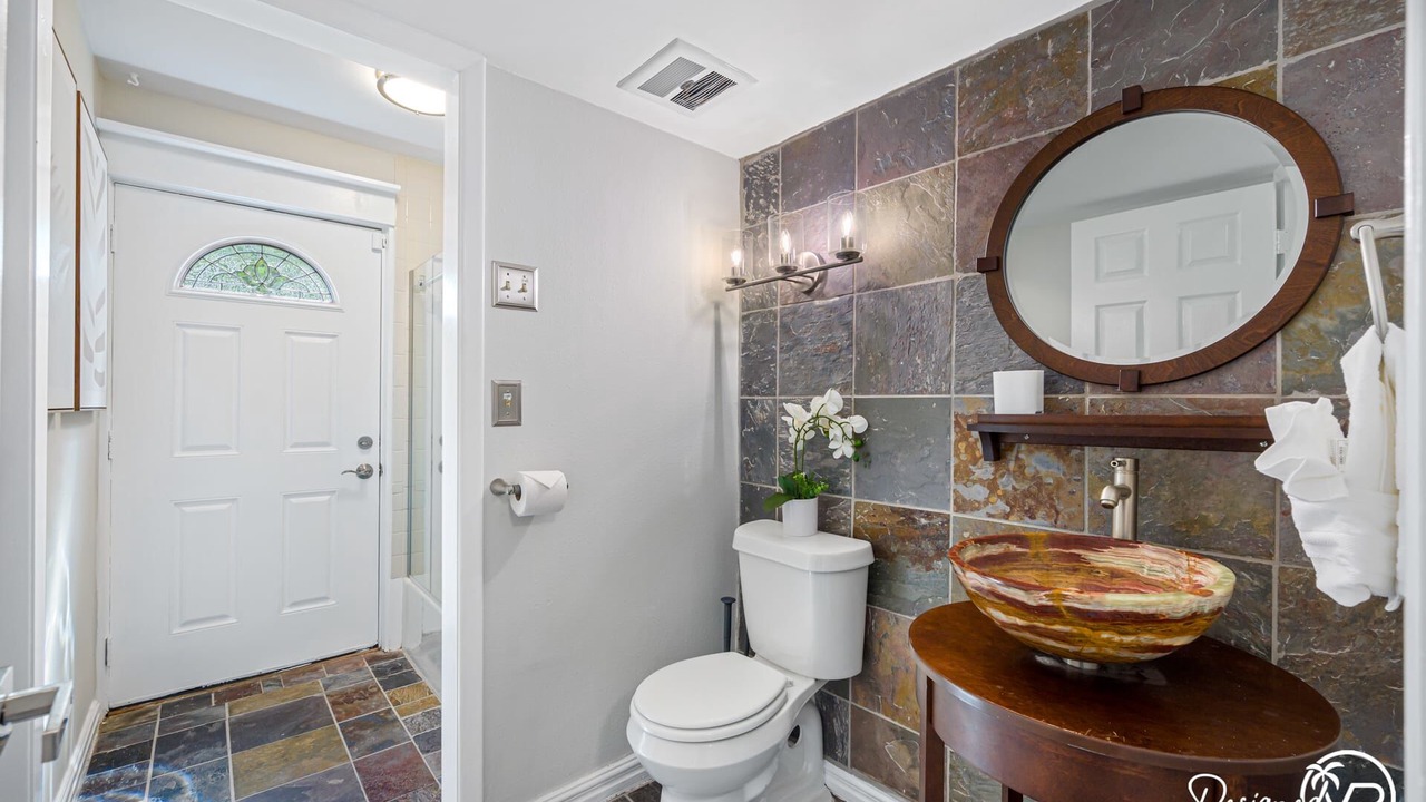 Photo of Bathroom in Harbor Hills