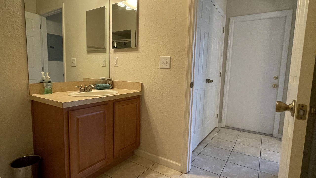 Photo of Bathroom in Trafalgar Village