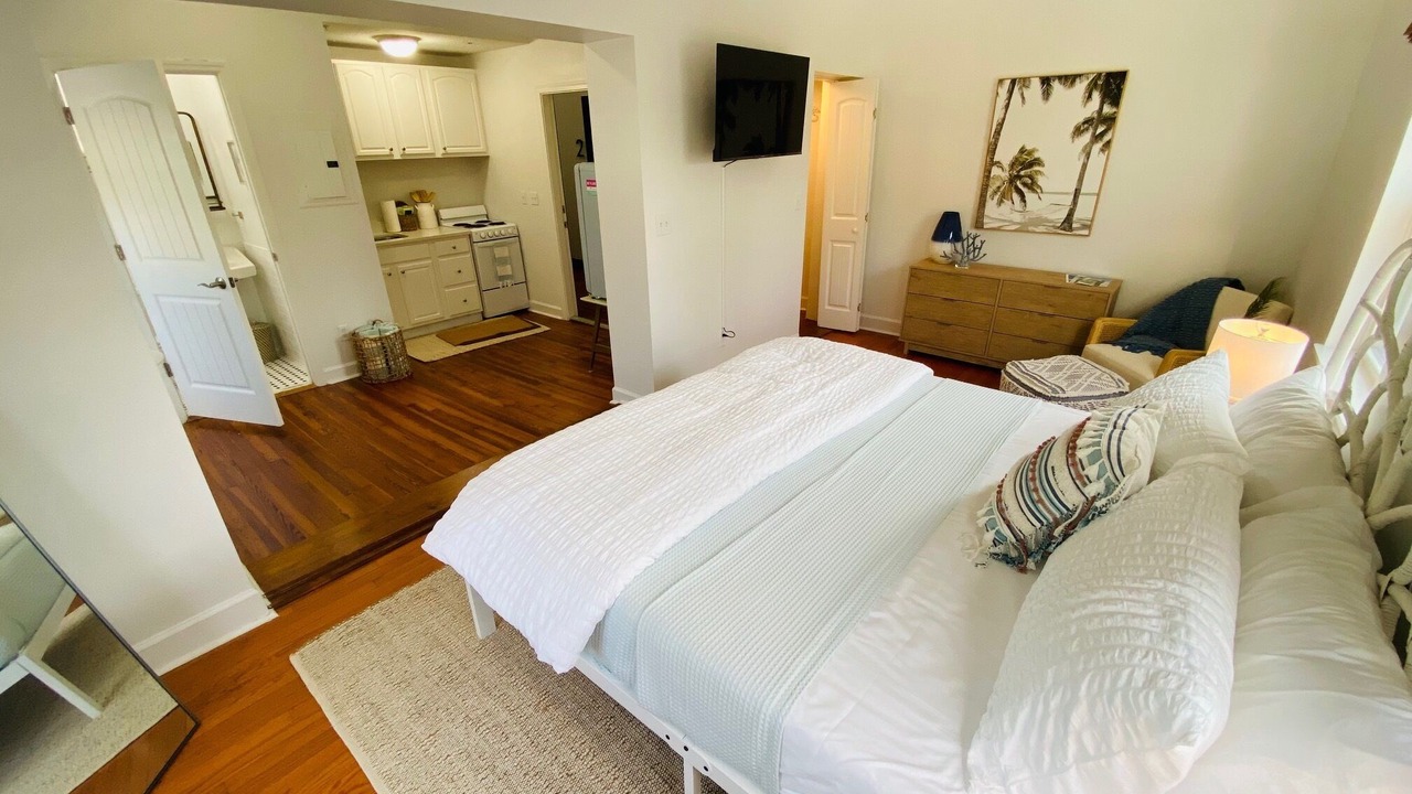 Photo of Bedroom in Pass-a-Grille Historic District