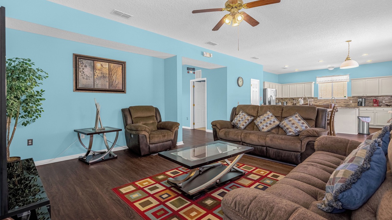 Photo of Livingroom in Windwood Bay