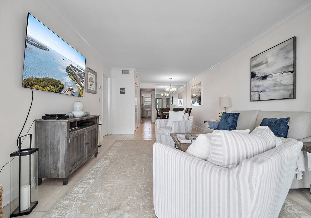 Photo of Livingroom in Sawgrass