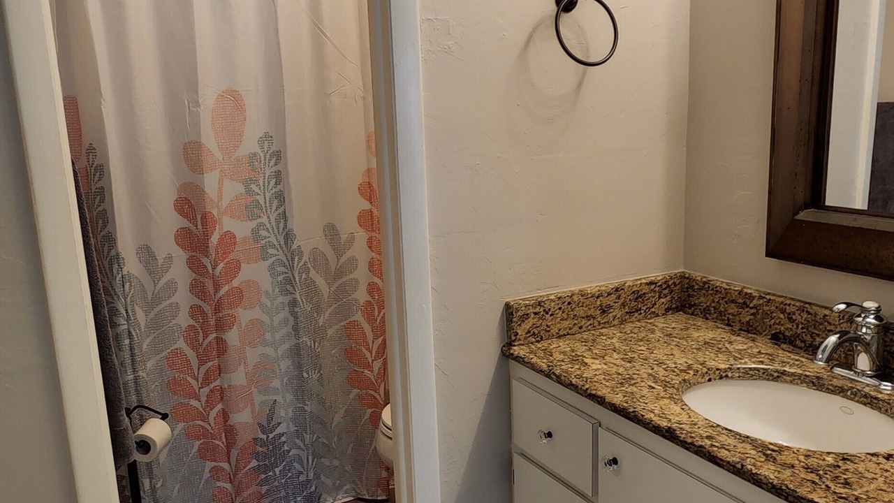 Photo of Bathroom in Kings Lake