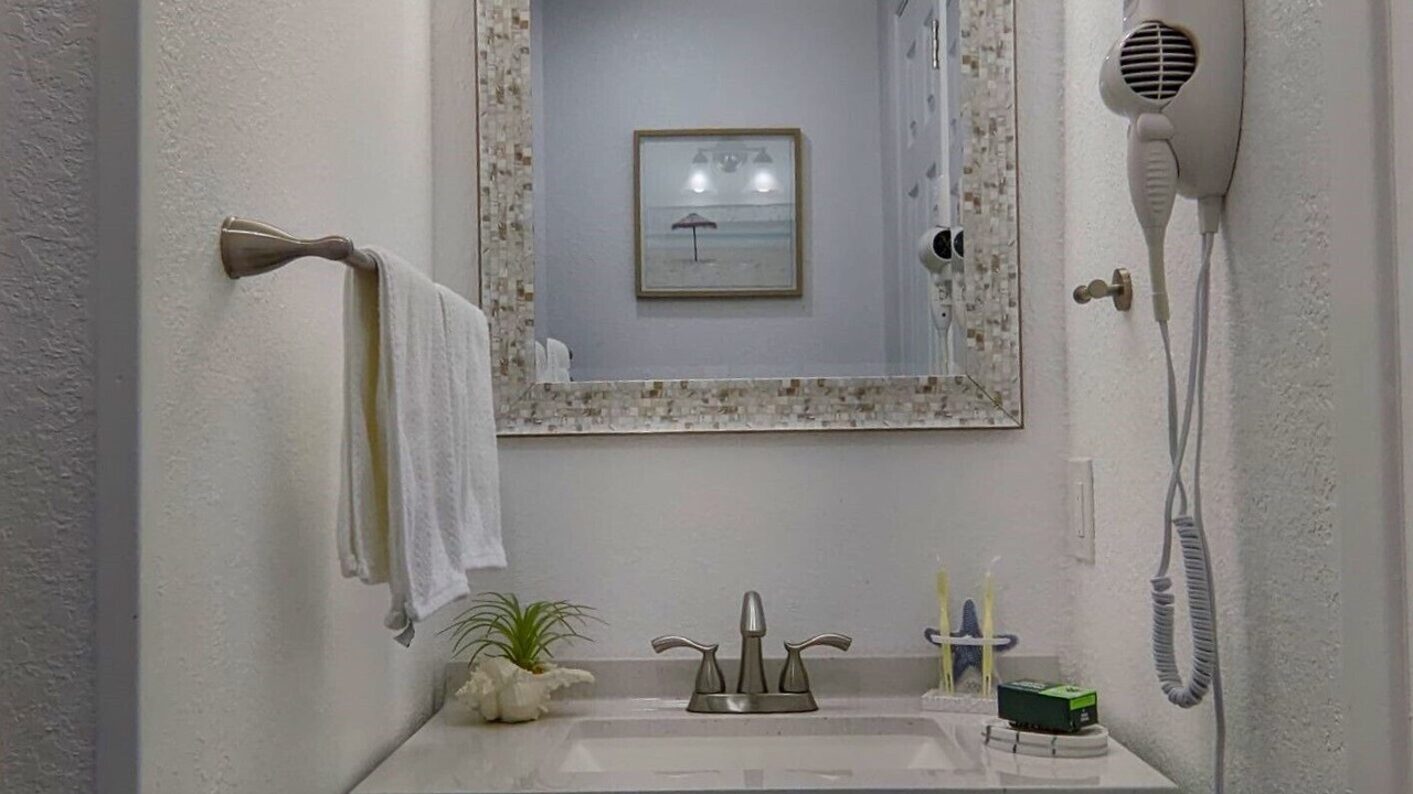 Photo of Bathroom in Colonial Hills
