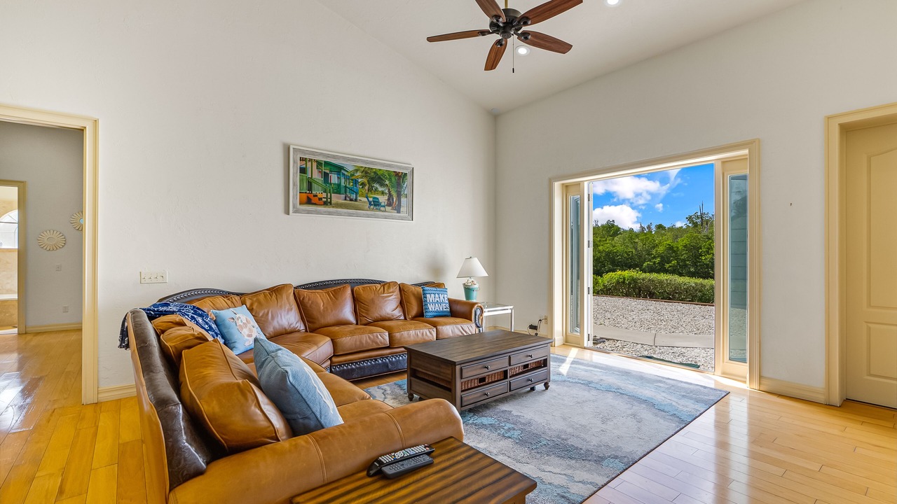 Photo of Livingroom in Fort Pierce Shores