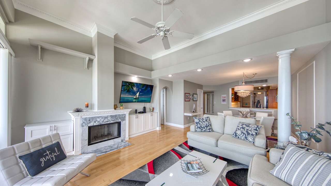 Photo of Livingroom in Bayway Isles
