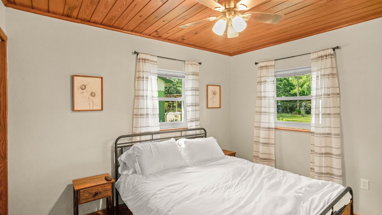 Photo of Bedroom in Dunnellon