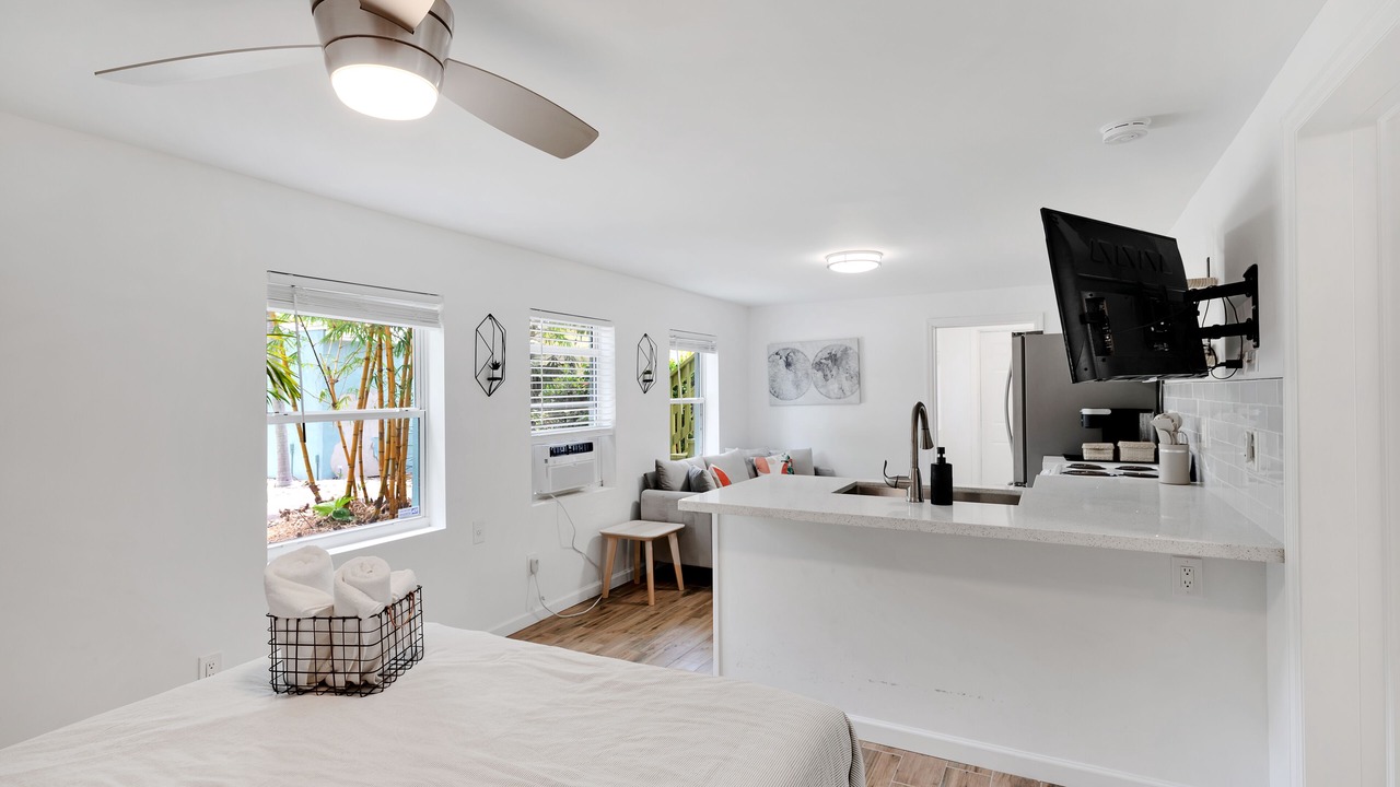 Photo of Bedroom in South Palm Park Neighborhood Association