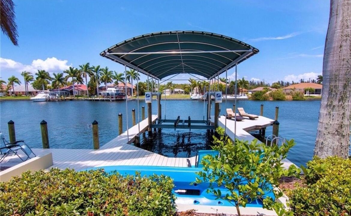 Photo of Outdoor in Pelican