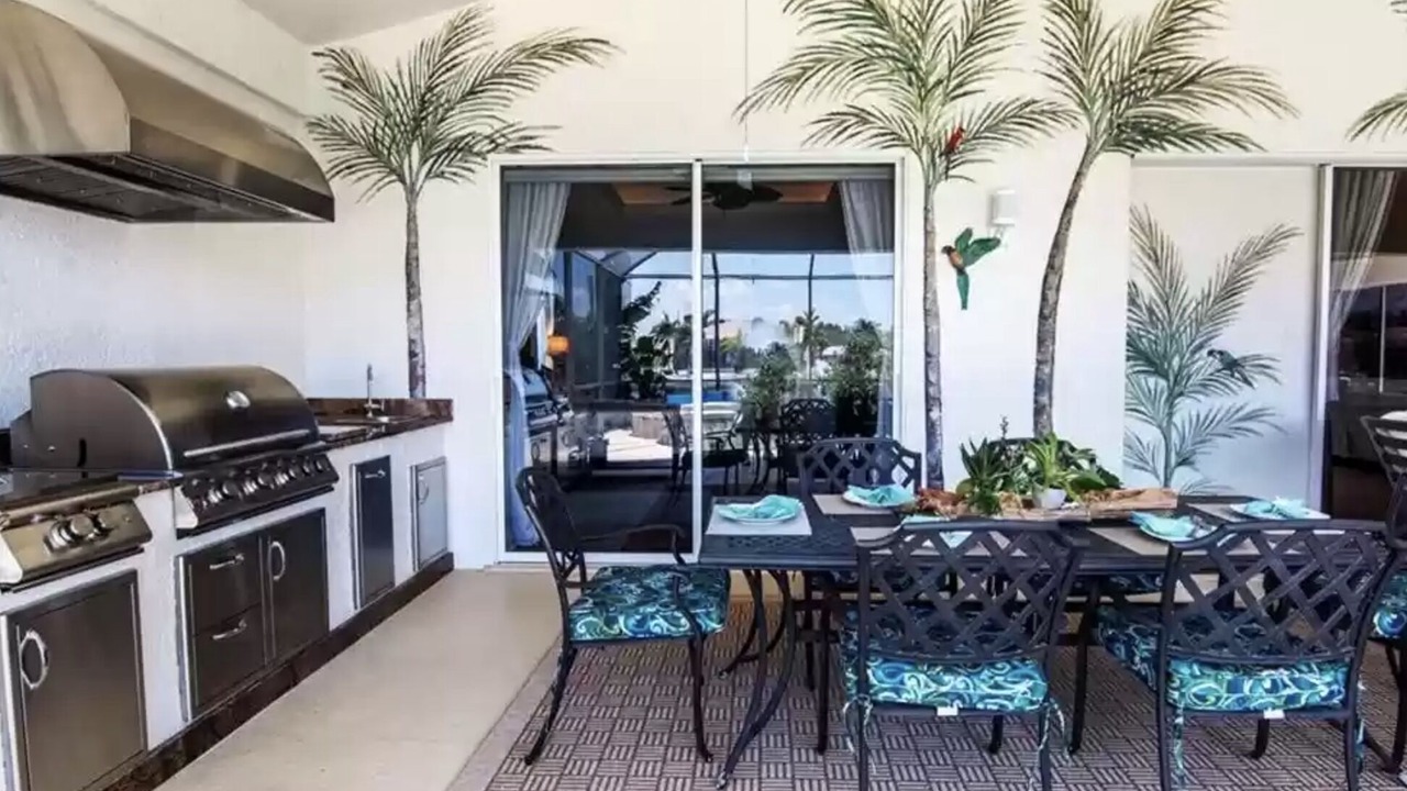 Photo of Outdoor in Pelican