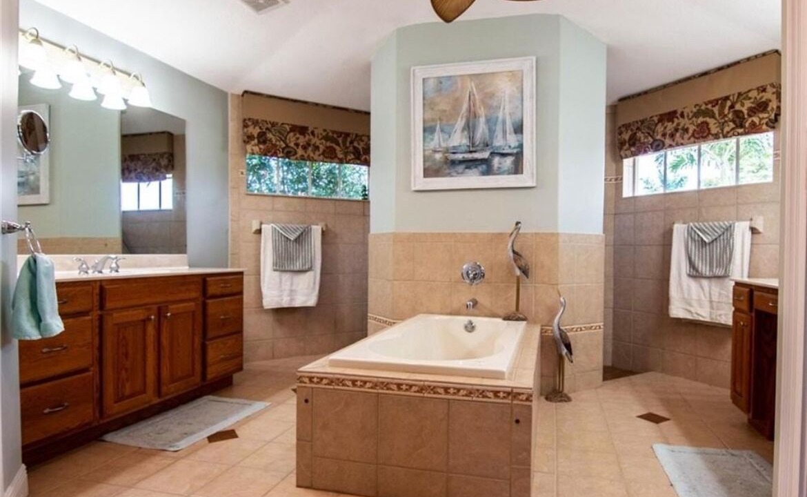 Photo of Bathroom in Pelican